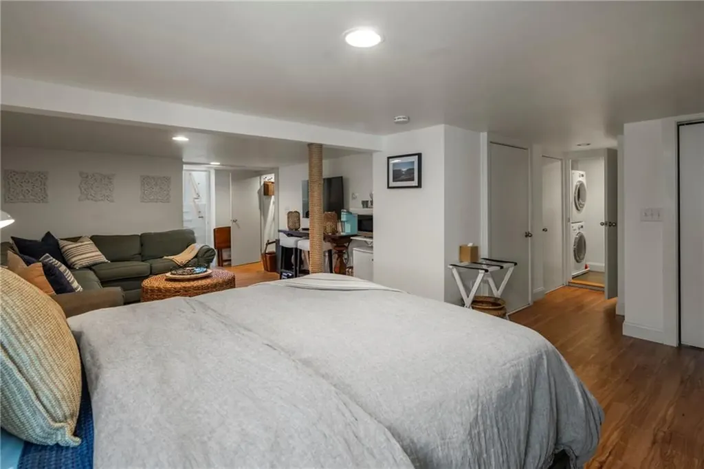 11 Manning Terrace Newport RI 02840