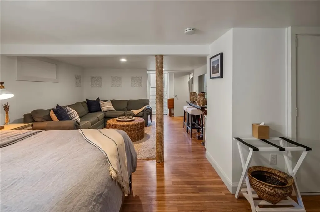 11 Manning Terrace Newport RI 02840