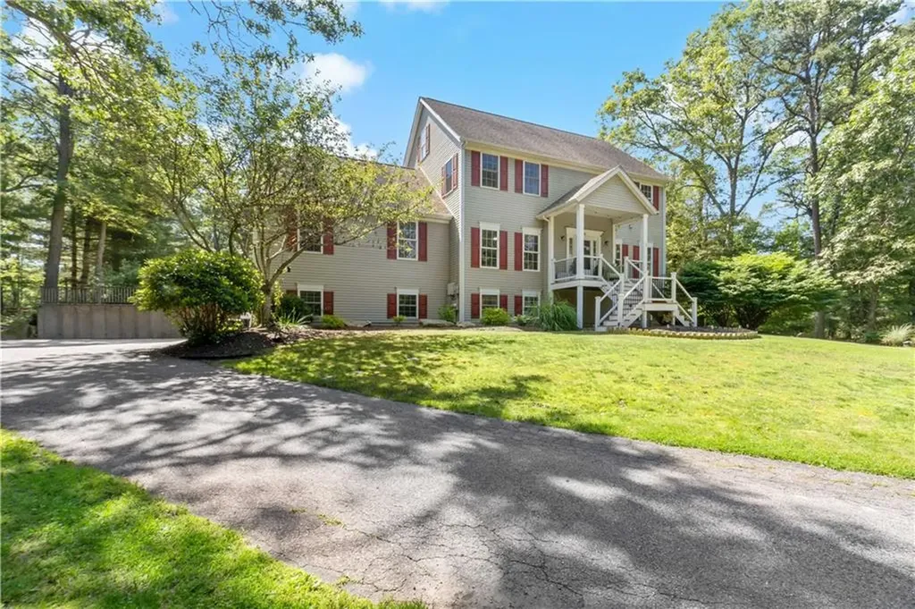 180 Webster Trail South Kingstown RI 02879