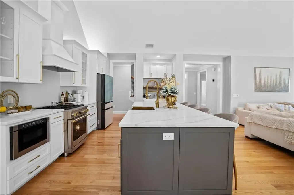 16 Woodward Road Lincoln RI 02865