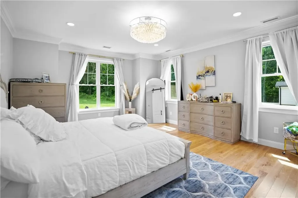 16 Woodward Road Lincoln RI 02865