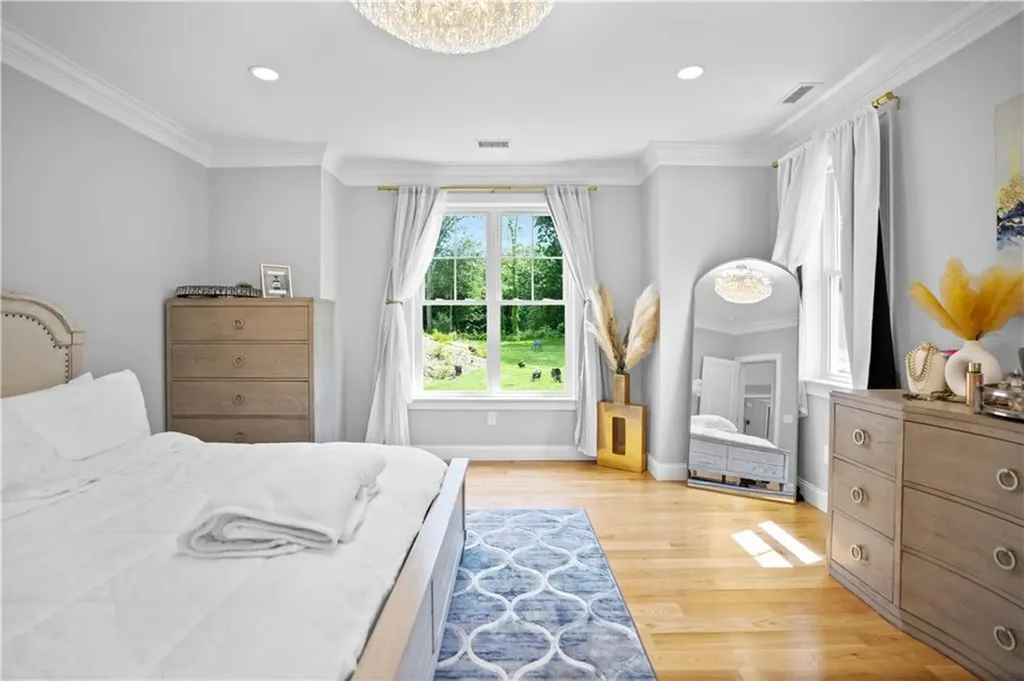 16 Woodward Road Lincoln RI 02865