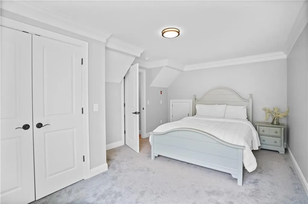 16 Woodward Road Lincoln RI 02865