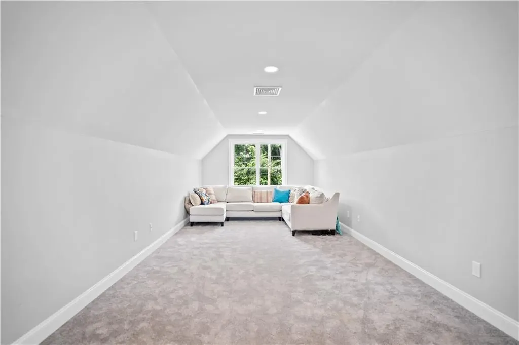 16 Woodward Road Lincoln RI 02865
