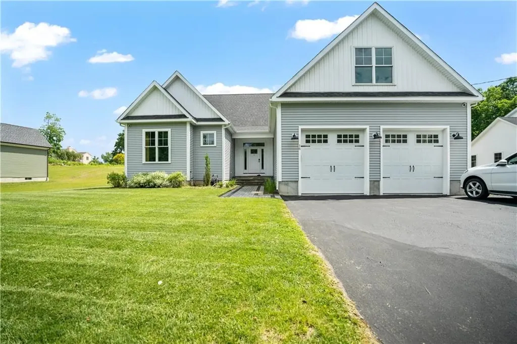 16 Woodward Road Lincoln RI 02865