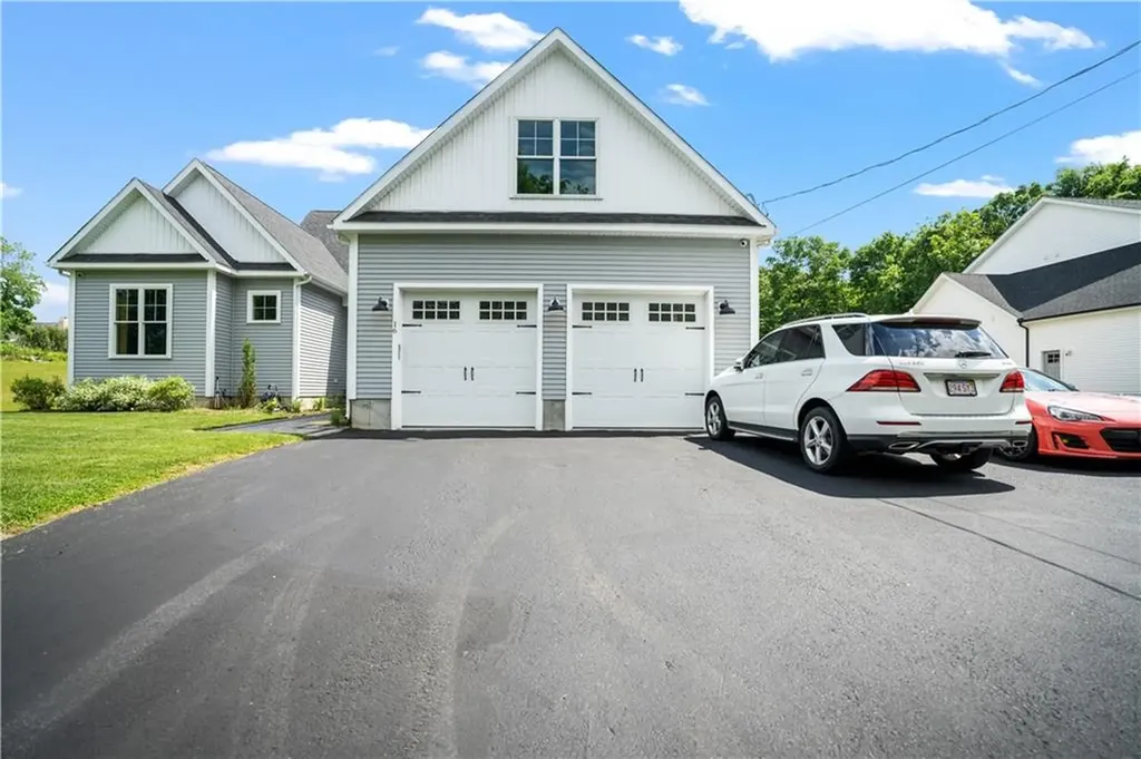 16 Woodward Road Lincoln RI 02865