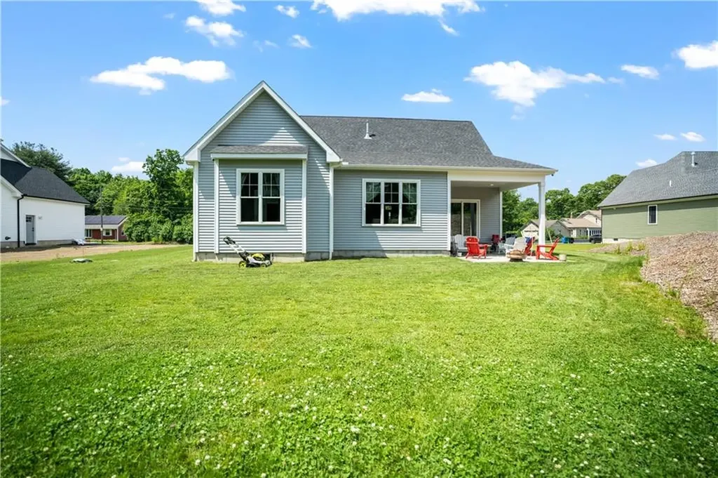 16 Woodward Road Lincoln RI 02865