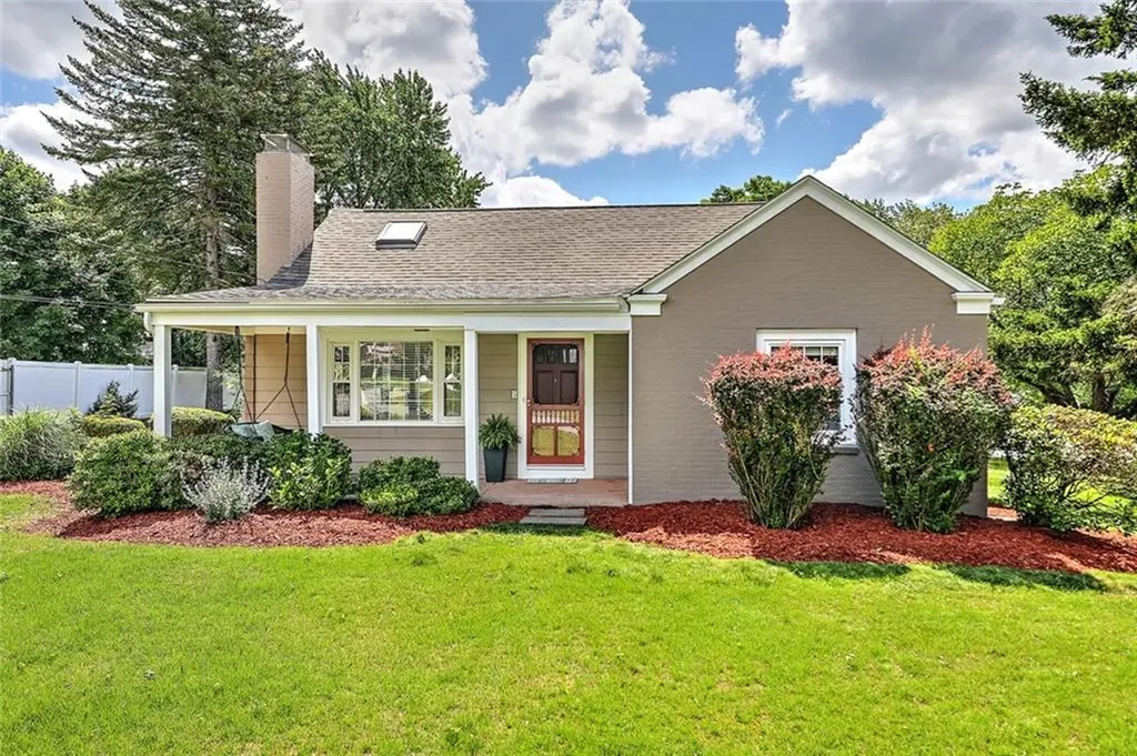 5 Winsor Street Smithfield RI 02828