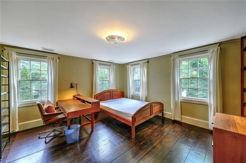 120 Congdon Street Providence RI 02906