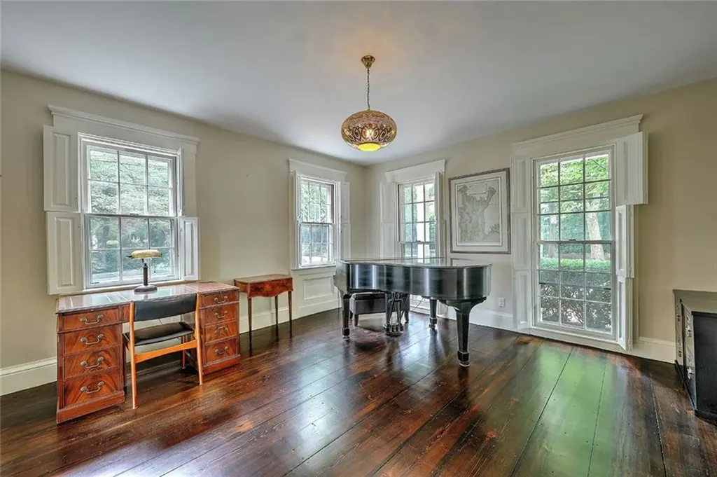 120 Congdon Street Providence RI 02906
