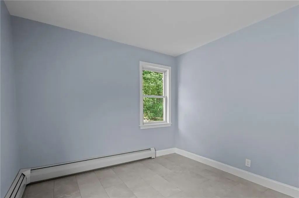 11 Watuppa Avenue Tiverton RI 02878