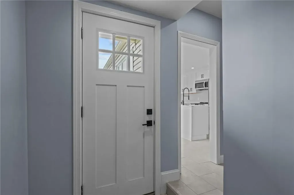 11 Watuppa Avenue Tiverton RI 02878