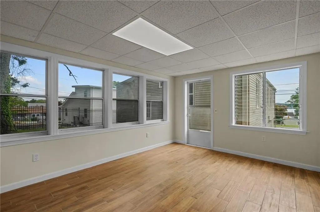 11 Watuppa Avenue Tiverton RI 02878