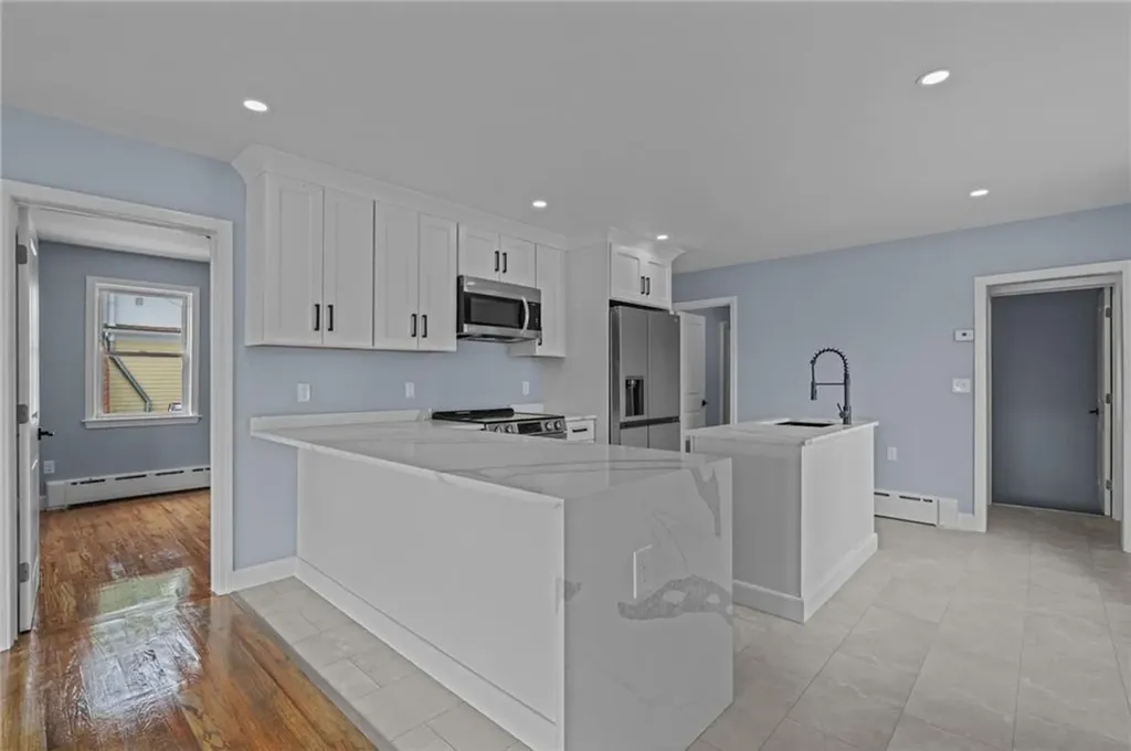 11 Watuppa Avenue Tiverton RI 02878