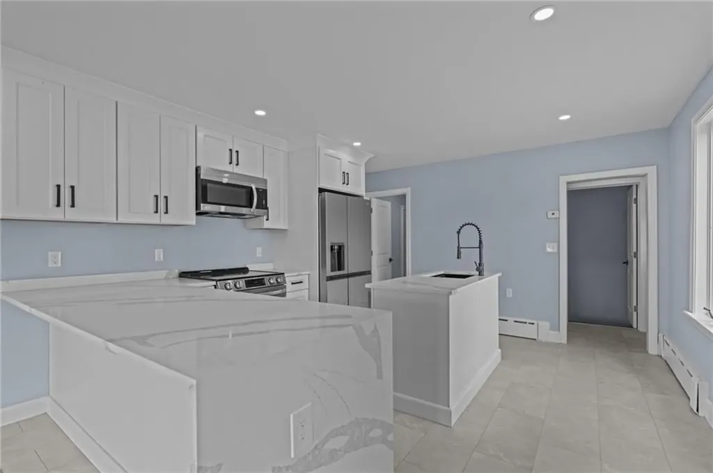 11 Watuppa Avenue Tiverton RI 02878