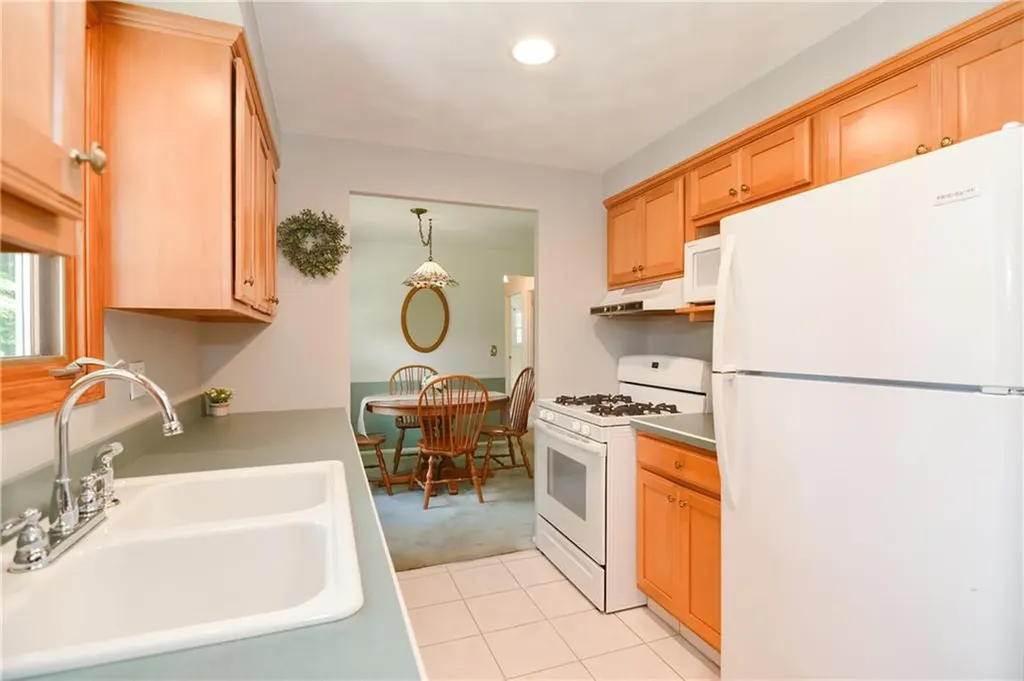 61 Sleepy Hollow Drive Cumberland RI 02864