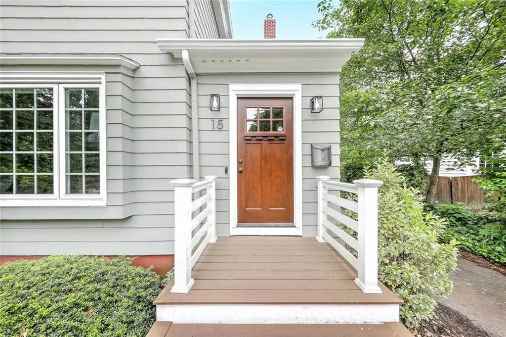 15 Woodbury Street Providence RI 02906