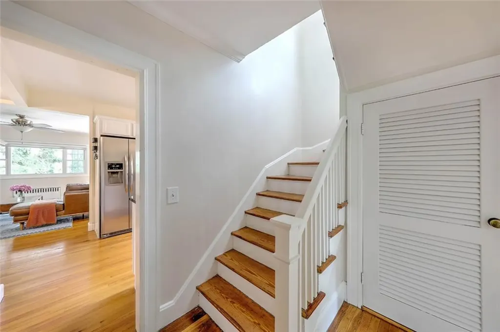 15 Woodbury Street Providence RI 02906