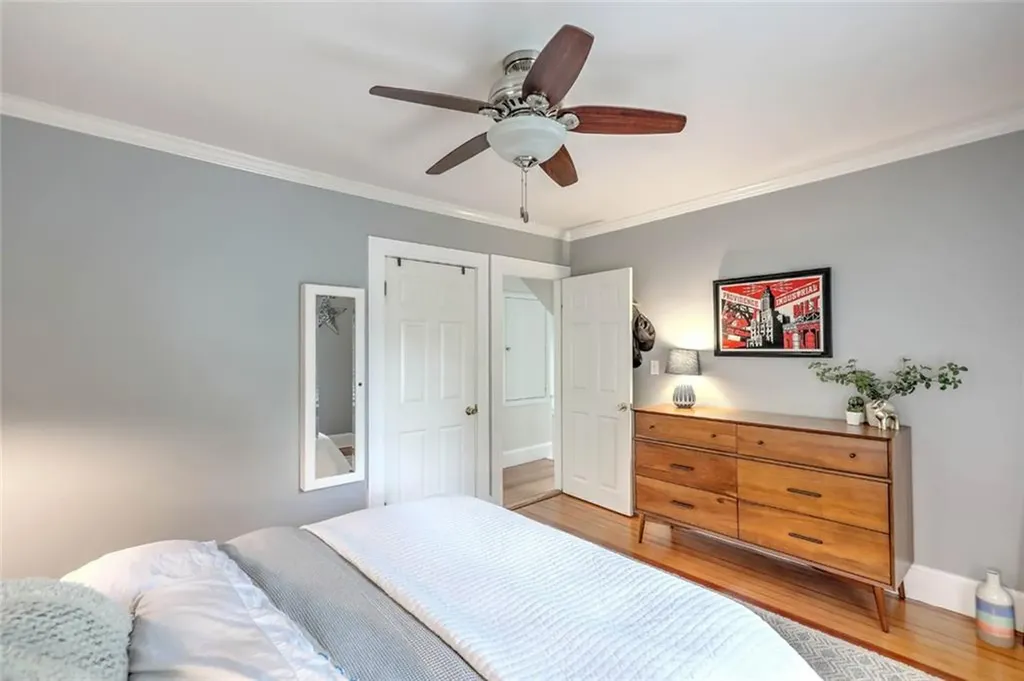 15 Woodbury Street Providence RI 02906