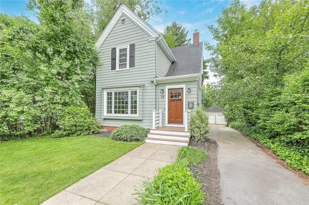 15 Woodbury Street Providence RI 02906