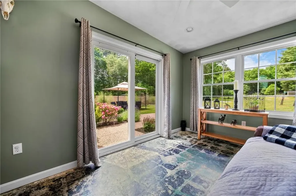 10 Reservoir Road Coventry RI 02816