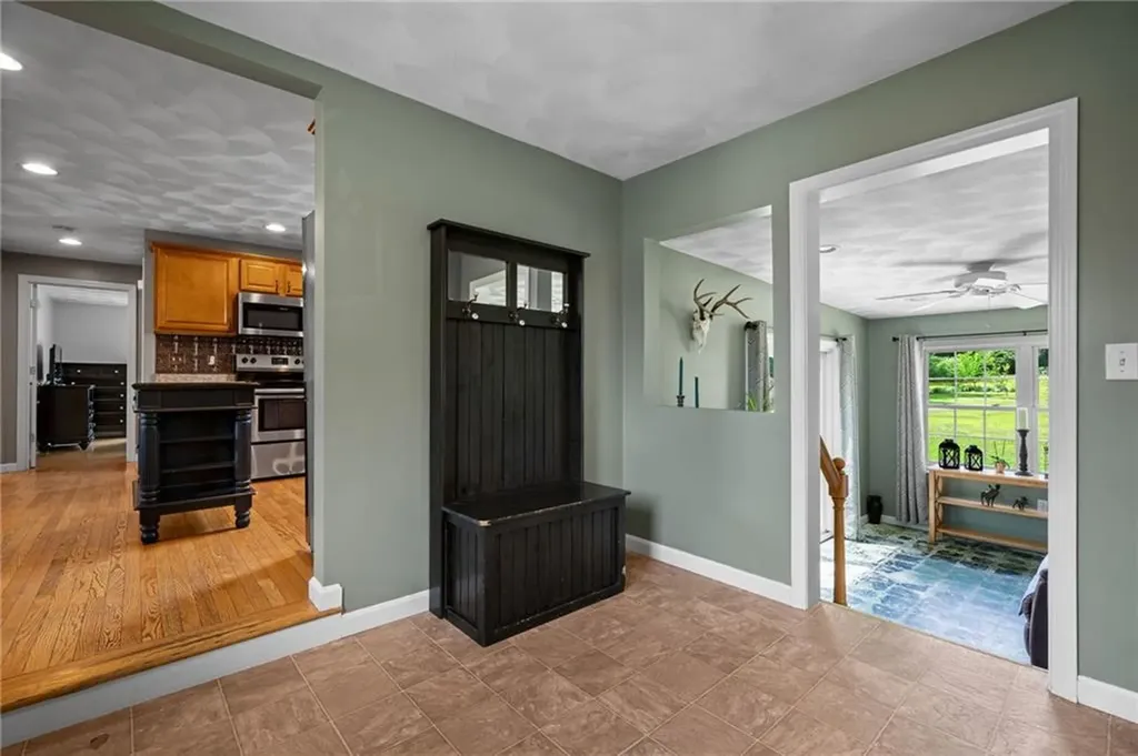 10 Reservoir Road Coventry RI 02816