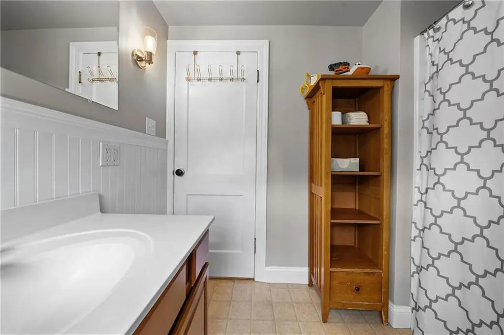 10 Reservoir Road Coventry RI 02816