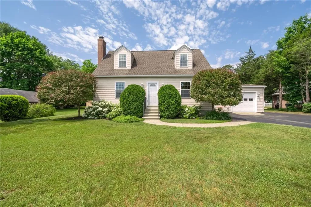 10 Reservoir Road Coventry RI 02816
