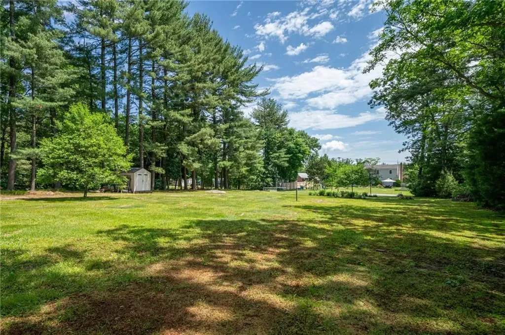 10 Reservoir Road Coventry RI 02816