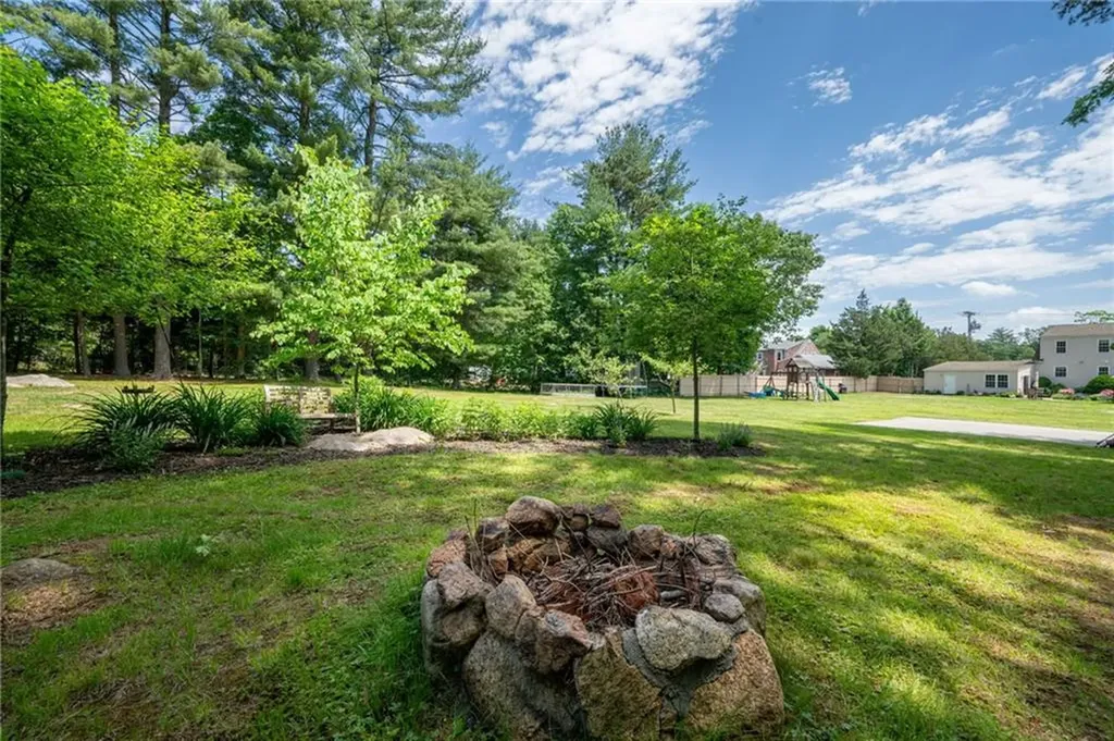 10 Reservoir Road Coventry RI 02816