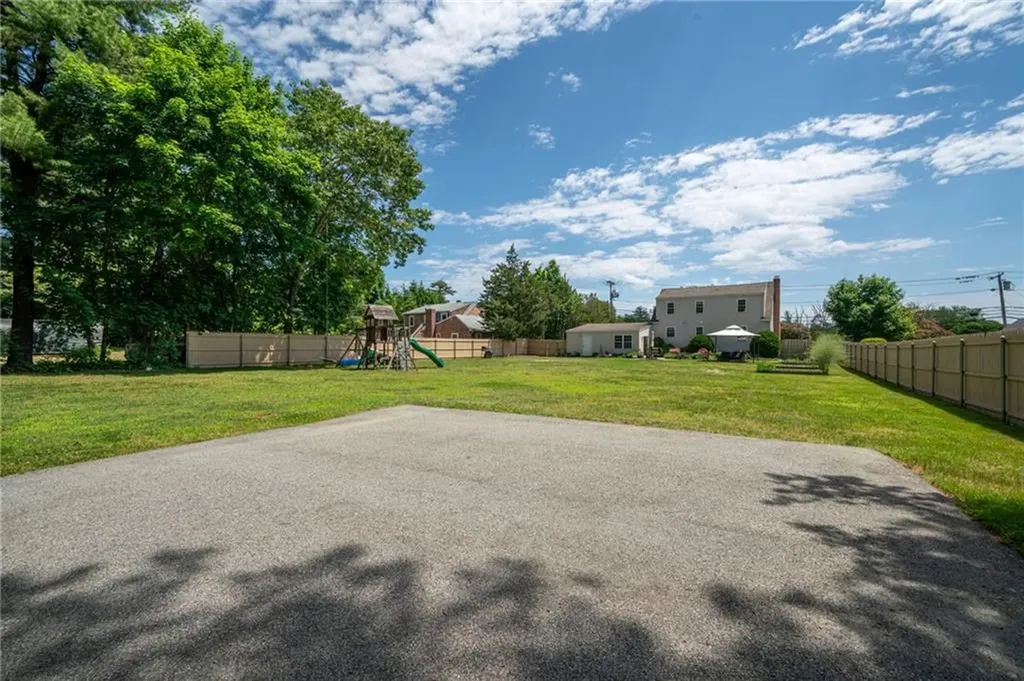 10 Reservoir Road Coventry RI 02816