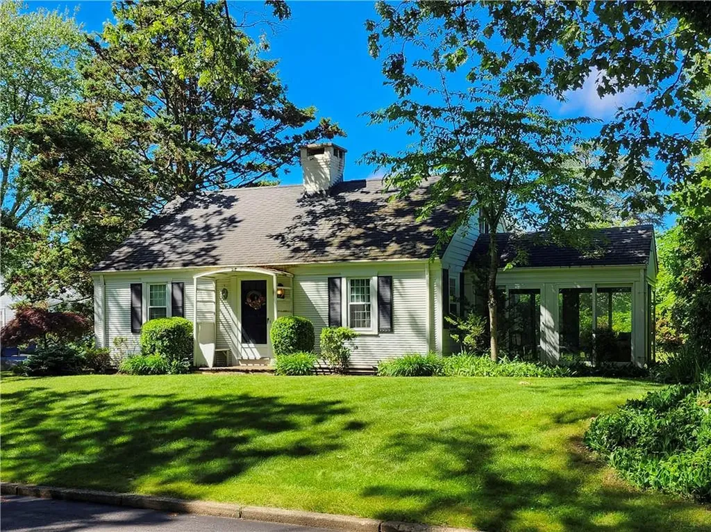 26 Redwood Avenue Pawtucket RI 02861