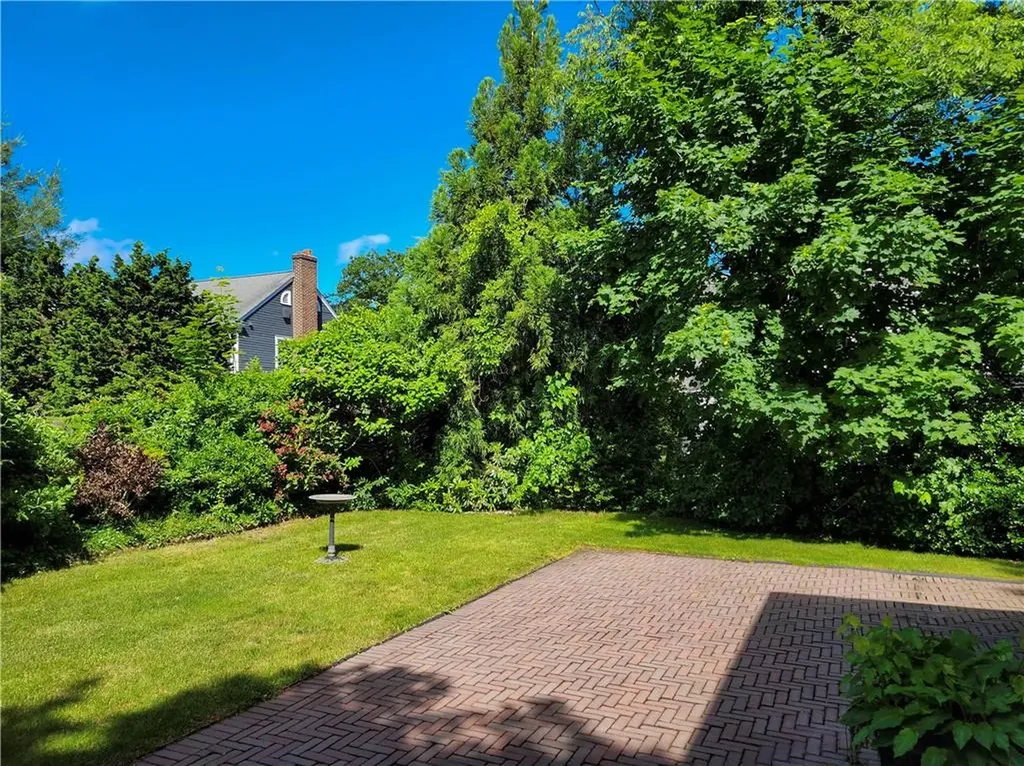 26 Redwood Avenue Pawtucket RI 02861