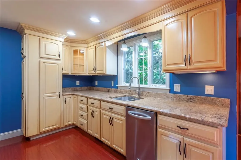 26 Redwood Avenue Pawtucket RI 02861