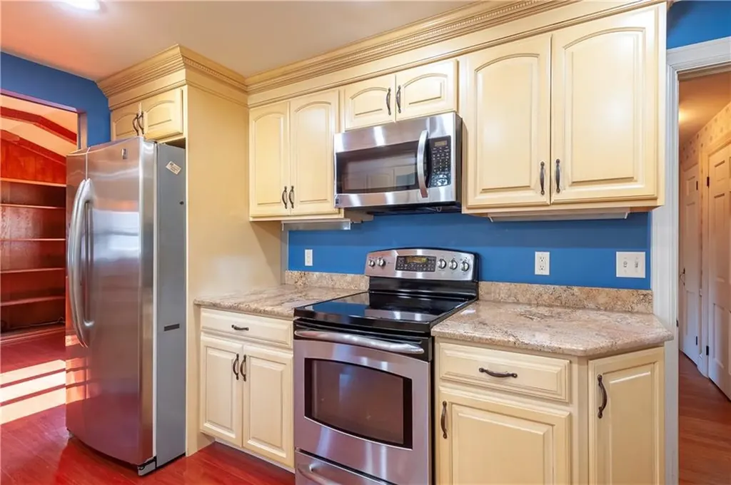 26 Redwood Avenue Pawtucket RI 02861