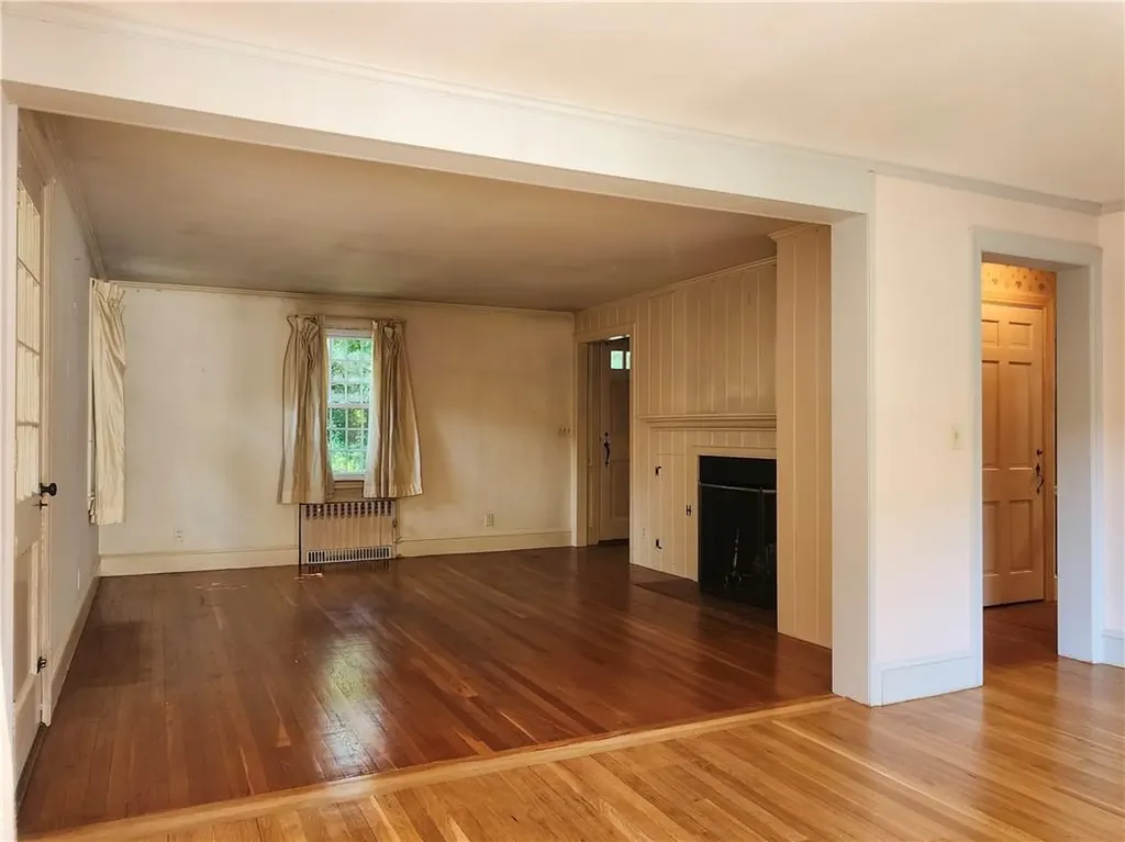 26 Redwood Avenue Pawtucket RI 02861