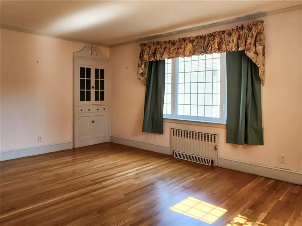 26 Redwood Avenue Pawtucket RI 02861