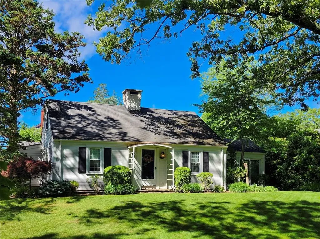 26 Redwood Avenue Pawtucket RI 02861