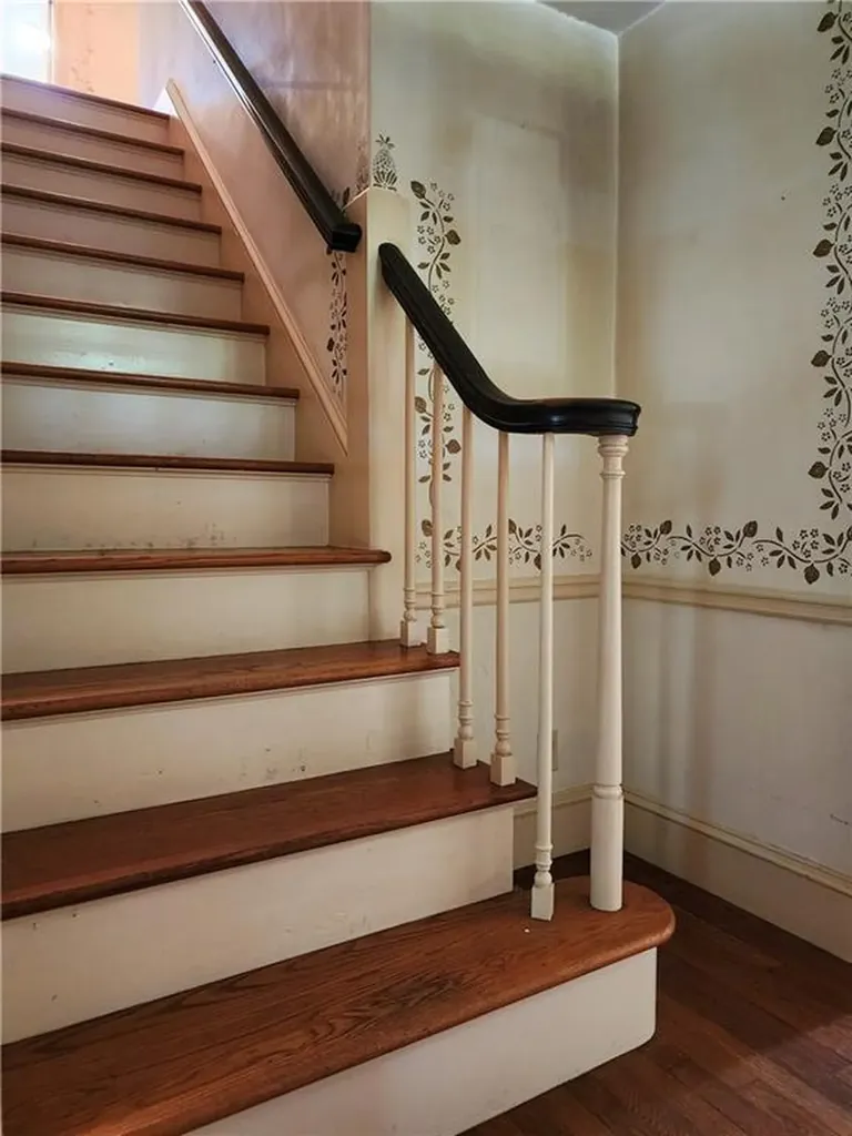 26 Redwood Avenue Pawtucket RI 02861