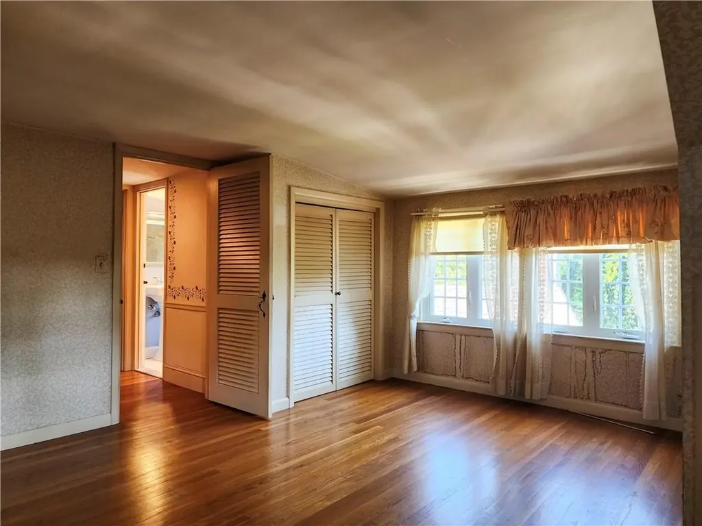 26 Redwood Avenue Pawtucket RI 02861