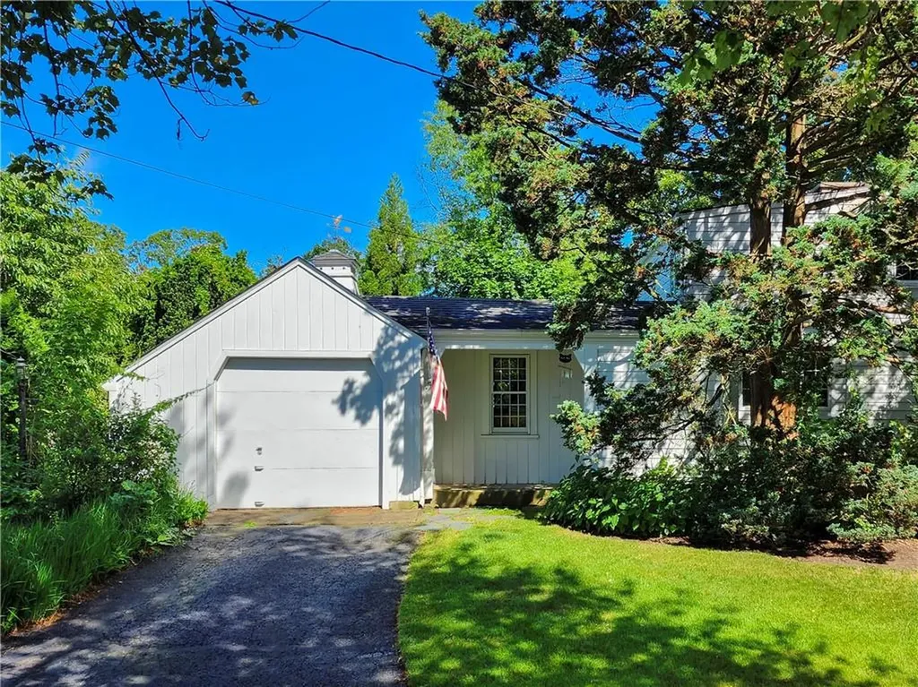 26 Redwood Avenue Pawtucket RI 02861