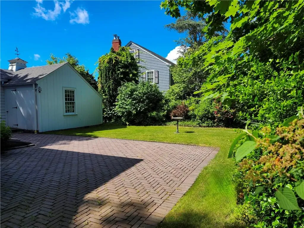 26 Redwood Avenue Pawtucket RI 02861