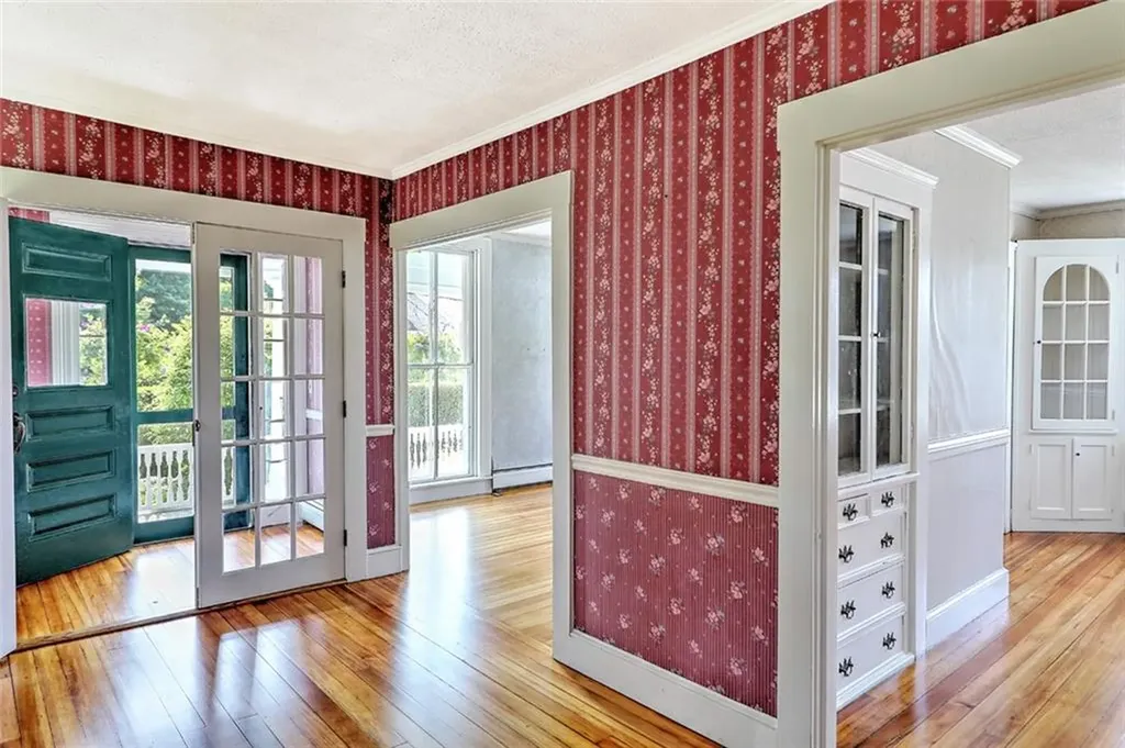 833 Main Street Warren RI 02885