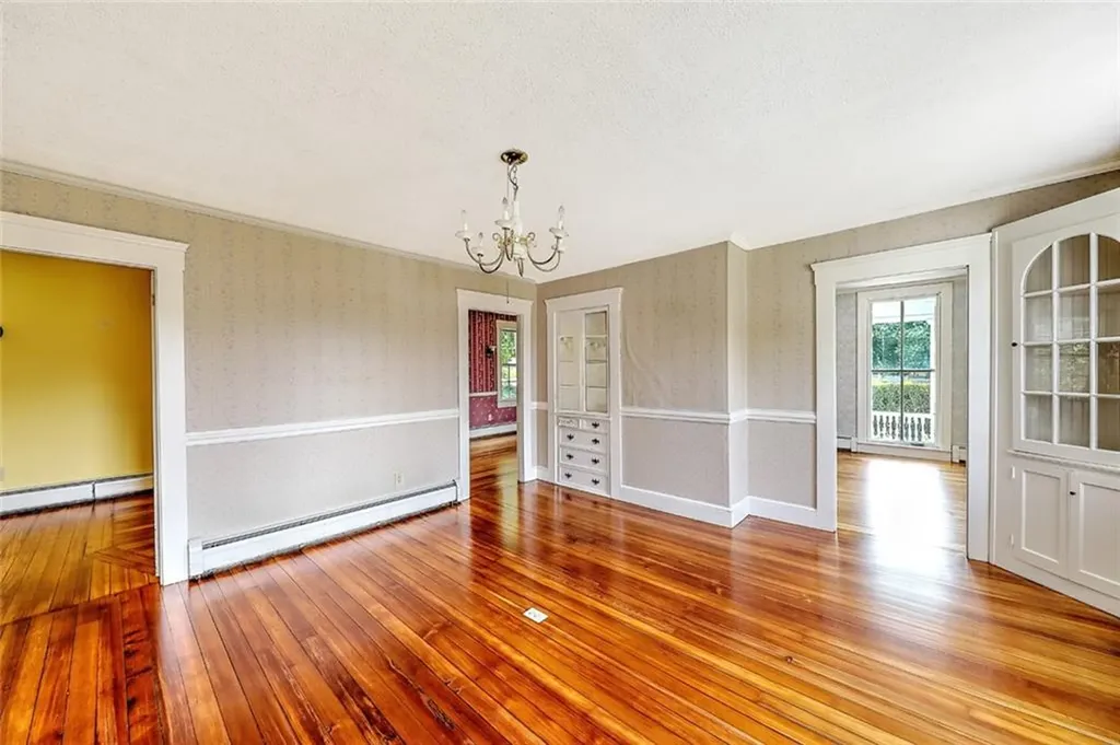 833 Main Street Warren RI 02885