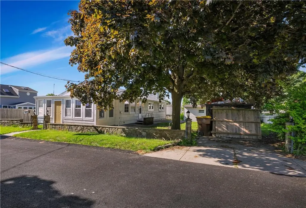 242 Welcome Street Fall River MA 02721