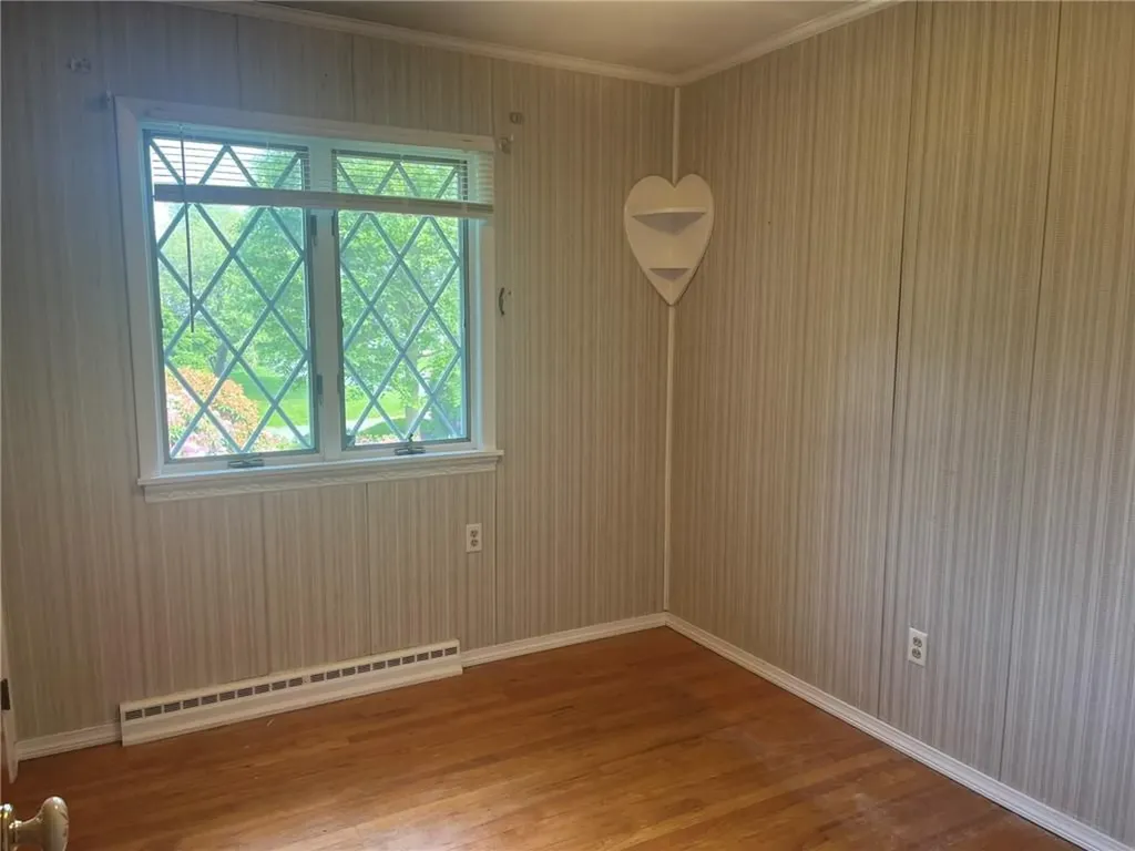 6 Aspinet Road Middletown RI 02842