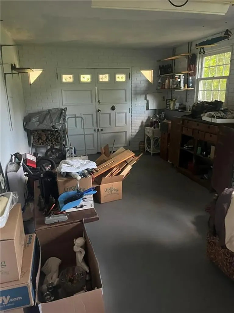 6 Aspinet Road Middletown RI 02842