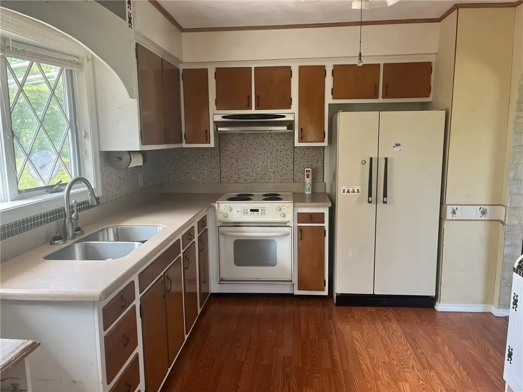 6 Aspinet Road Middletown RI 02842