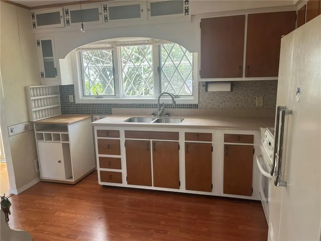 6 Aspinet Road Middletown RI 02842