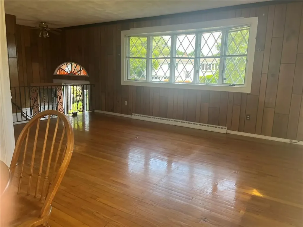 6 Aspinet Road Middletown RI 02842